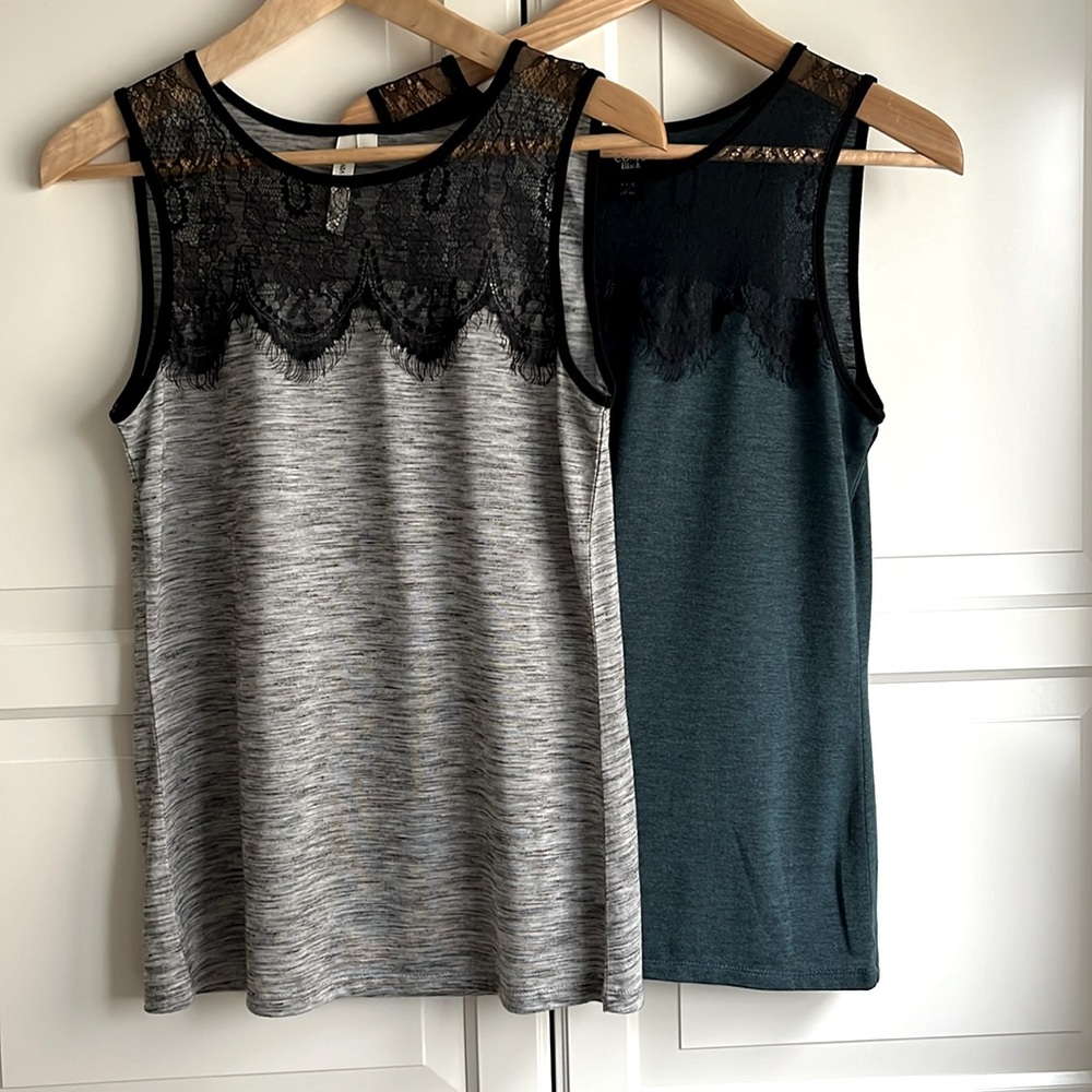 Como tank top pair with black lace trim. One grey, one dark turquoise. Size US S